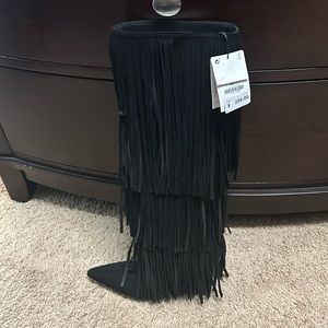 NWT. Zara fringe boot.
